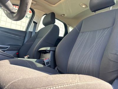 2018 Ford Focus — photo 8 view