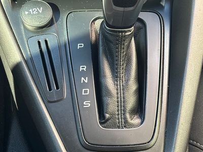 2018 Ford Focus — photo 13 view