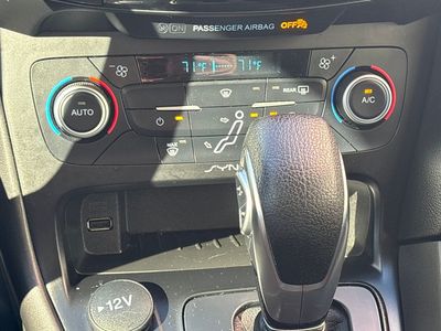 2018 Ford Focus — photo 12 view