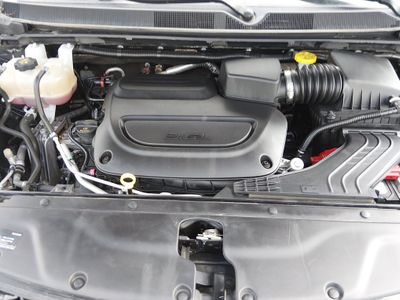 2023 Chrysler Pacifica — photo 9 view