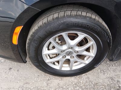 2023 Chrysler Pacifica — photo 10 view