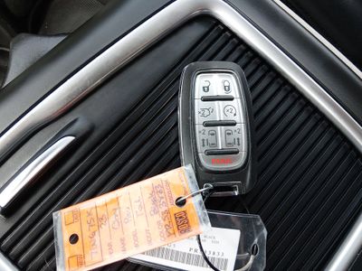 2023 Chrysler Pacifica — photo 15 view