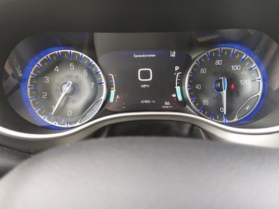 2023 Chrysler Pacifica — photo 14 view