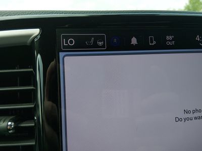 2023 Chrysler Pacifica — photo 18 view