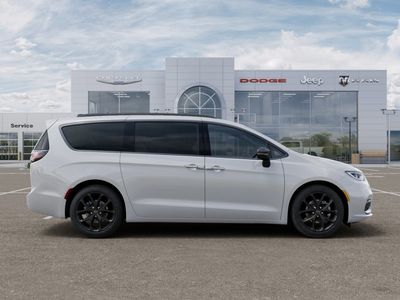 2026 Chrysler Pacifica - Photo 21