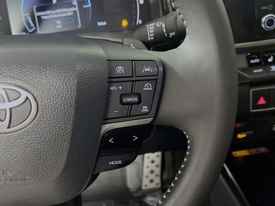 2025 Toyota Camry - Photo 17