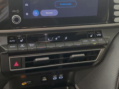2025 Toyota Camry - Photo 23