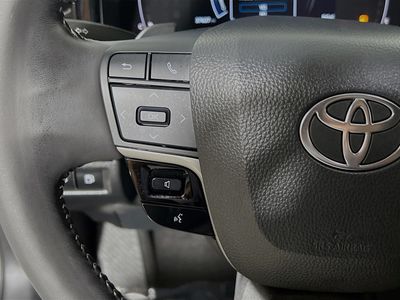 2025 Toyota Camry - Photo 16