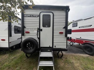 2026 Sunset Park RV 16BH — front three-quarter view