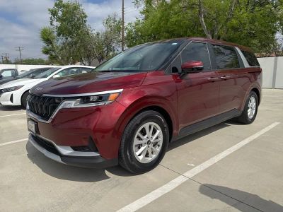 2023 Kia Carnival - Photo 1