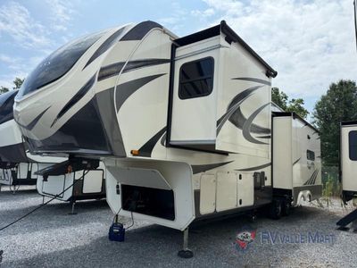 2020 Grand Design Solitude S-Class - Photo 4