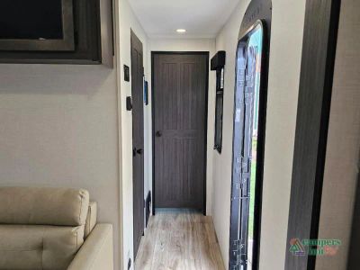 2027 Venture RV SportTrek Touring Edition — photo 48 view