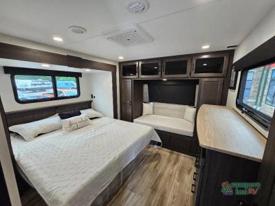 2027 Venture RV SportTrek Touring Edition — photo 49 view