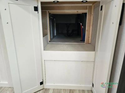 2027 Venture RV SportTrek Touring Edition — photo 23 view