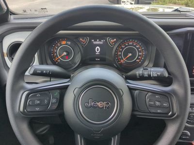2026 Jeep Wrangler — photo 27 view