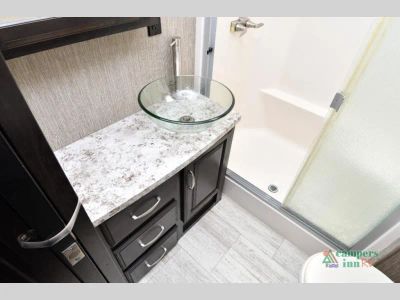 2017 Grand Design Momentum - Photo 50
