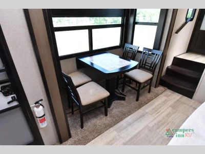 2017 Grand Design Momentum - Photo 36