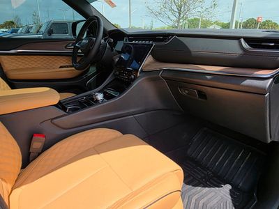 2025 Jeep Grand Cherokee - Photo 9