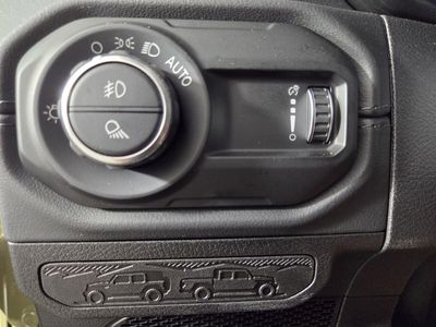 2026 Jeep Gladiator - Photo 15