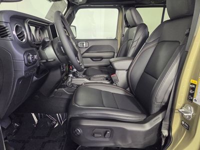 2026 Jeep Gladiator - Photo 9