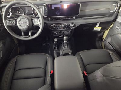 2026 Jeep Gladiator - Photo 19
