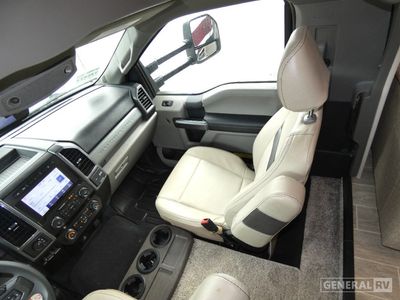 2022 Thor Motor Coach Omni - Photo 12