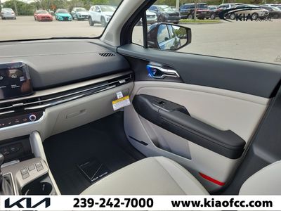 2026 Kia Sportage — photo 17 view