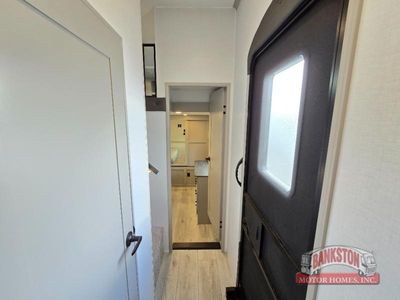 2026 Montana High Country 377FL - Photo 32