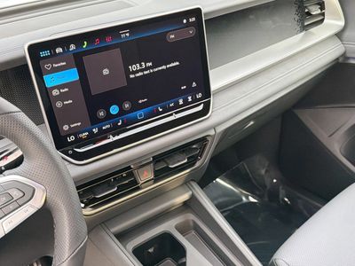 2026 Volkswagen Tiguan — photo 27 view