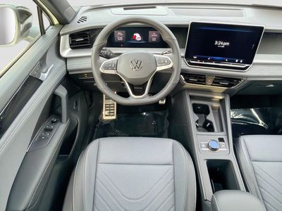 2026 Volkswagen Tiguan — photo 16 view