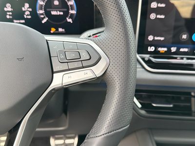 2026 Volkswagen Tiguan — photo 38 view