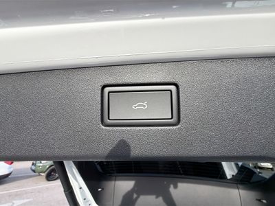 2026 Volkswagen Tiguan — photo 12 view