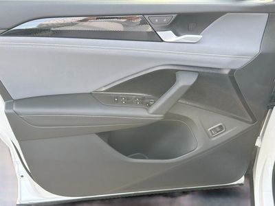 2026 Volkswagen Tiguan — photo 21 view