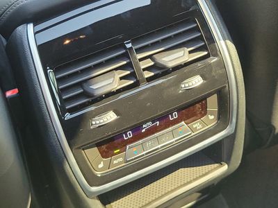 2026 BMW X6 — photo 15 view