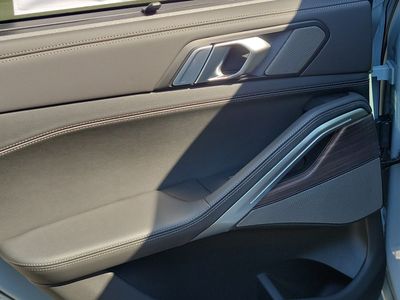 2026 BMW X6 — photo 11 view