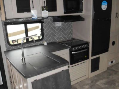 2023 Coachmen Apex Ultra-Lite - Photo 10