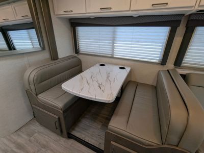 2025 Thor Motor Coach Four Winds — photo 9 view
