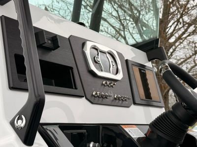 2025 Scarab 255 Open LX - Photo 14