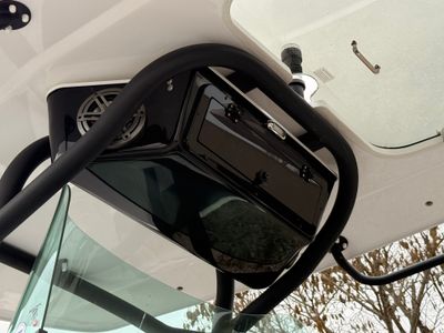 2025 Scarab 255 Open LX - Photo 15