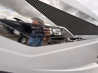 2025 Scarab 255 Open LX - Photo 9