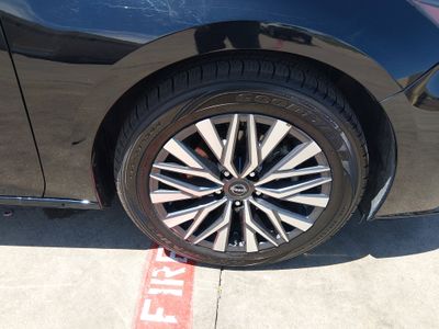 2025 Nissan Altima — photo 10 view