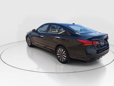 2025 Nissan Altima — detail view