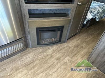 2018 Fleetwood RV Bounder - Photo 10