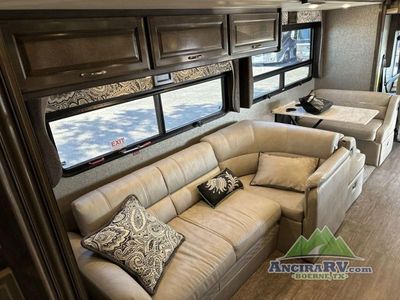 2018 Fleetwood RV Bounder - Photo 11