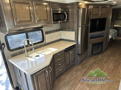 2018 Fleetwood RV Bounder - Photo 8