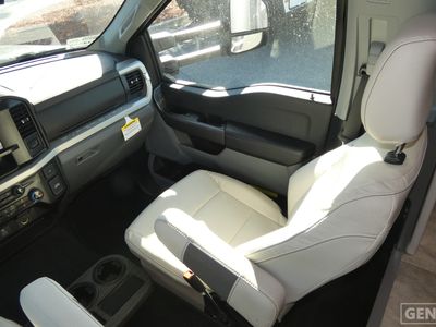 2026 Thor Motor Coach Magnitude Grand - Photo 10