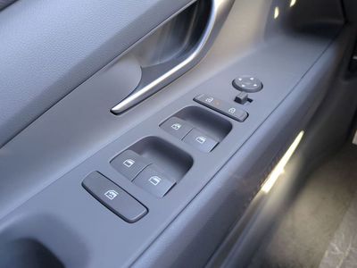 2026 Hyundai ELANTRA — photo 28 view