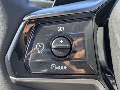 2025 BMW 5 Series — photo 20 view