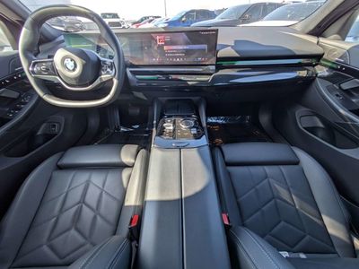 2025 BMW 5 Series — photo 11 view