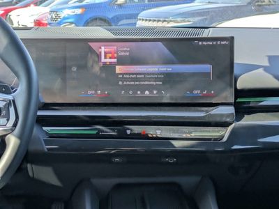 2025 BMW 5 Series — photo 15 view